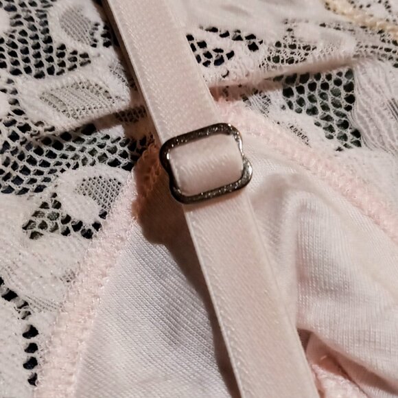 Soft Pale Pink Undie Couture Wide Strap Lace Bralette by Lauren Copeland Size XL - Picture 6 of 9
